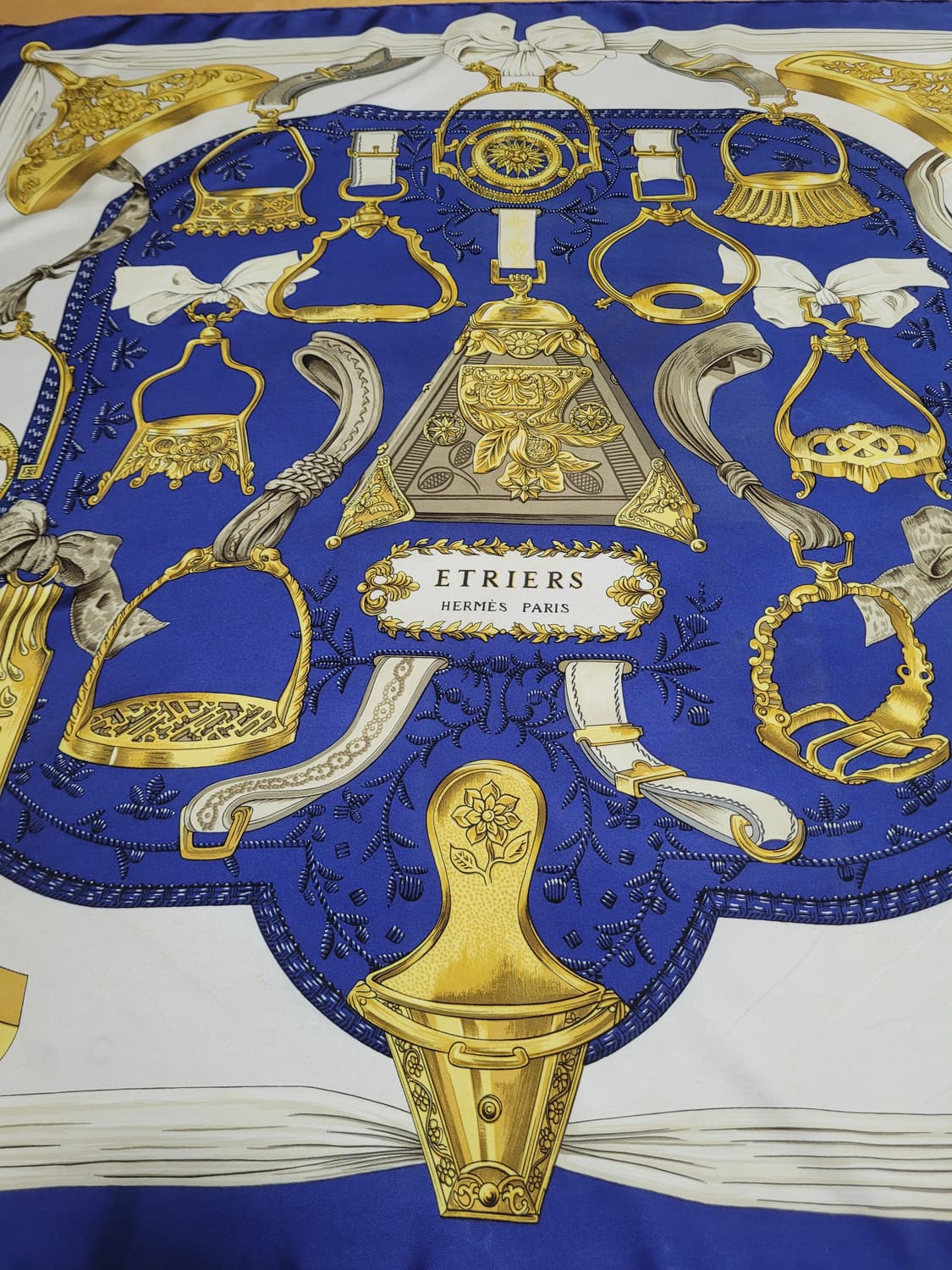 정품 에르메스 까레 실크 스카프 상품이미지1