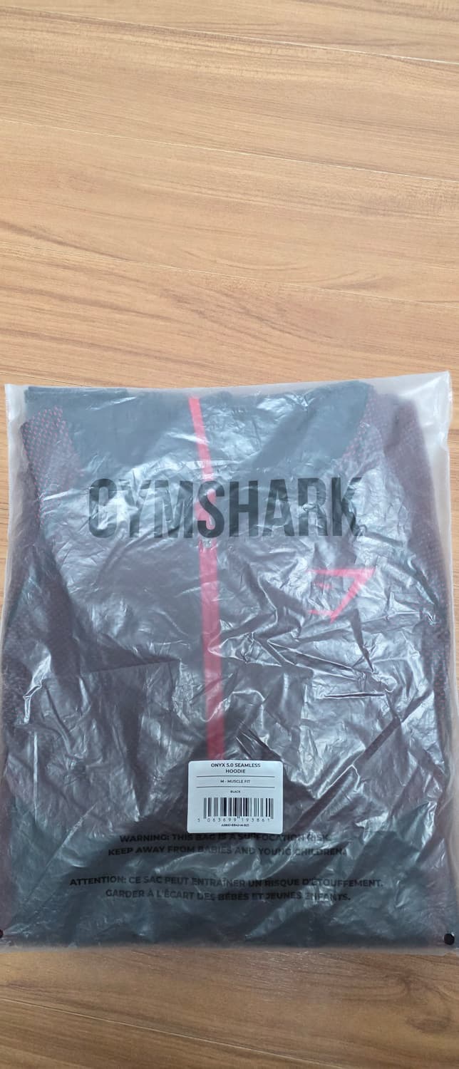 짐샤크 오닉스v5 레드 후드 m사이즈 판매합니다! 상품이미지1