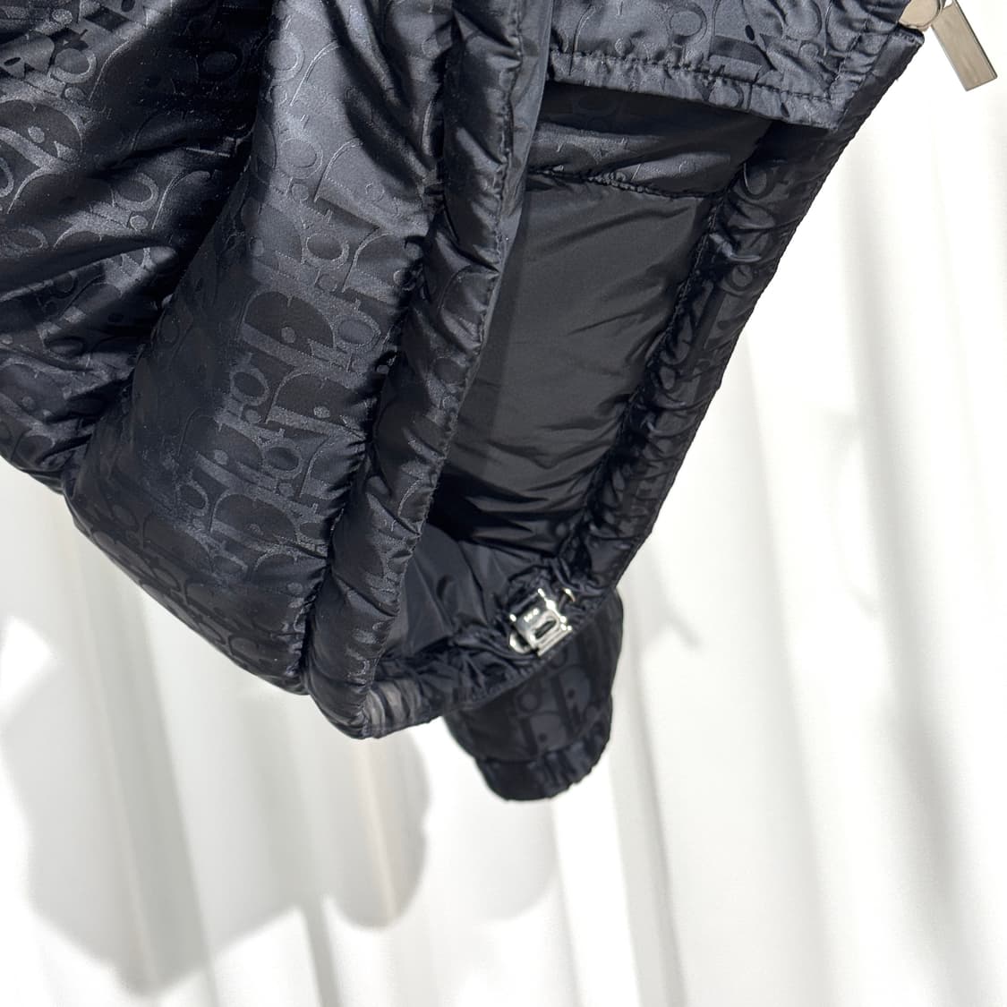 24FW 디올 오블리크 테크니컬 자카드 패딩 48 블랙 상품이미지10