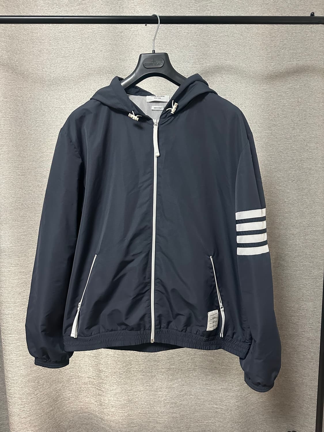 톰브라운 립스탑 4선 매쉬 바람막이 (5) 상품이미지1