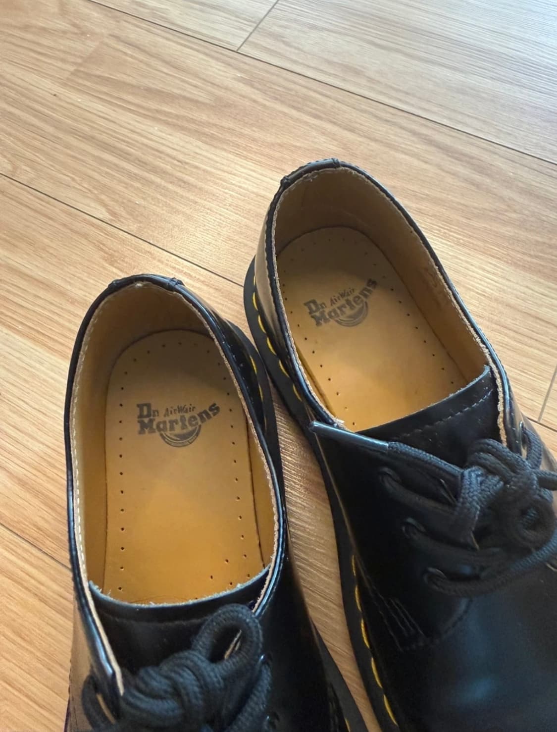 닥터마틴 스무스 240 실착 2회 상품이미지3