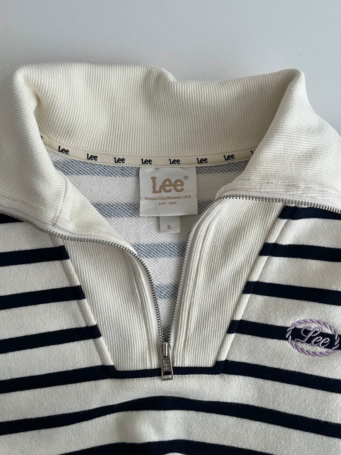 S) 리 Lee 24FW 스트라이프 하프집업 크롭 맨투맨 상품이미지4