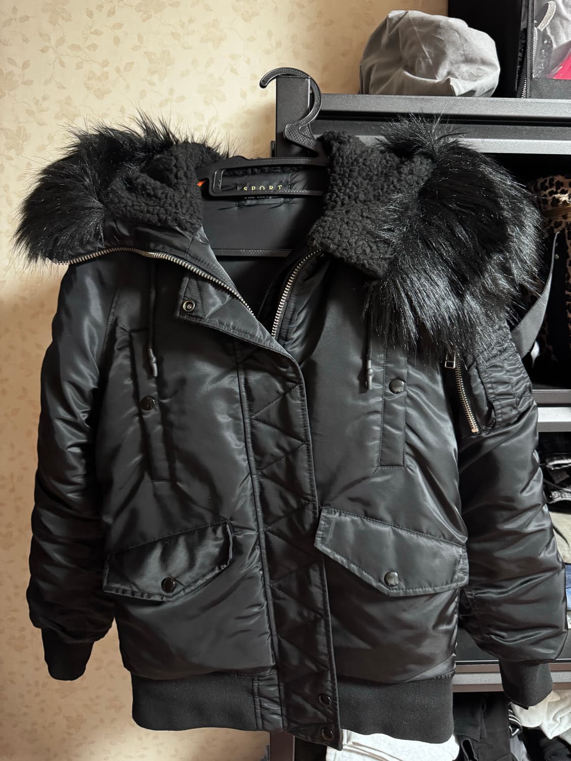 더쿠플스 블랙 퍼 후디 패딩 점퍼 상품이미지1