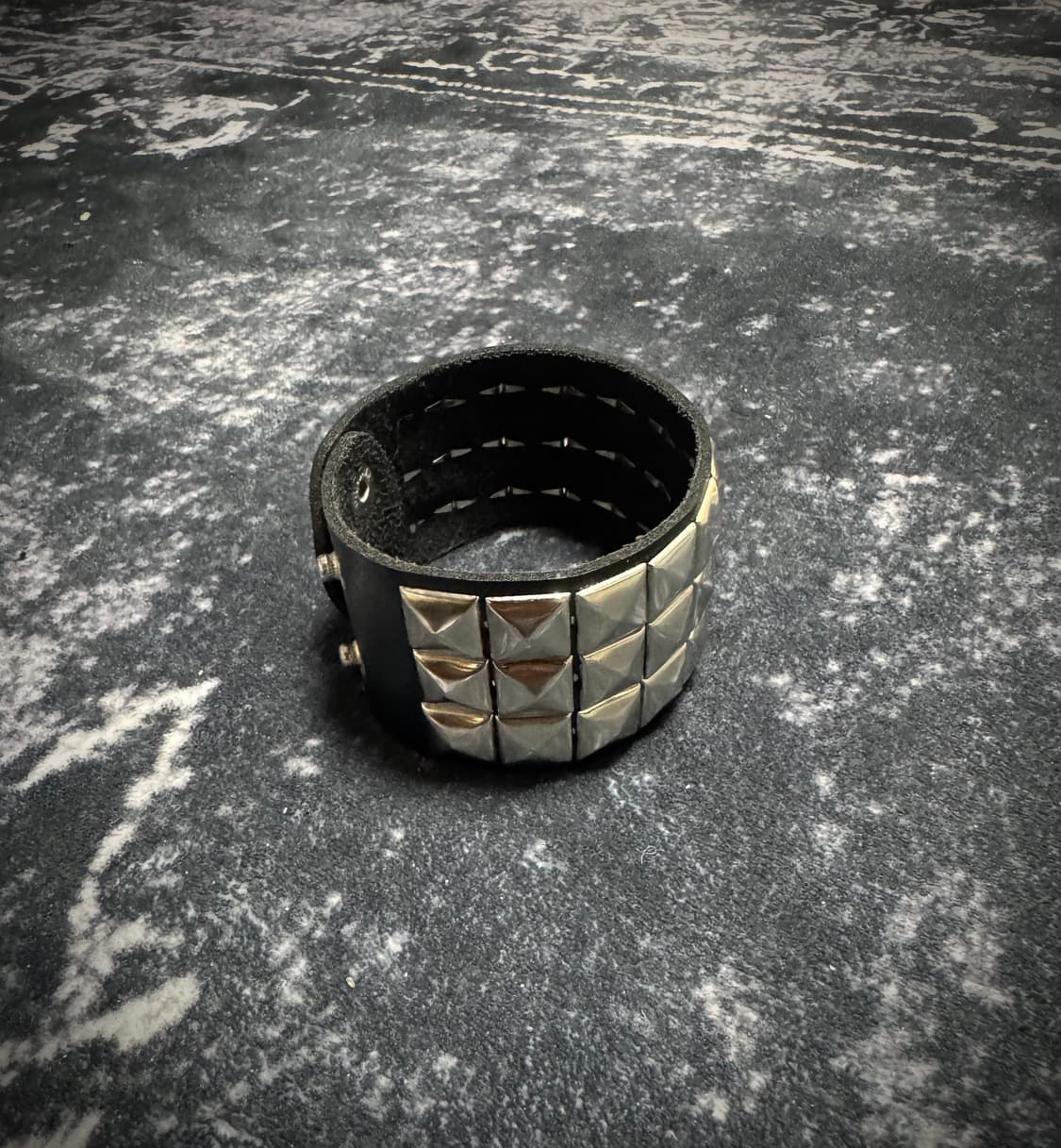 stud detail bracelet 상품이미지1