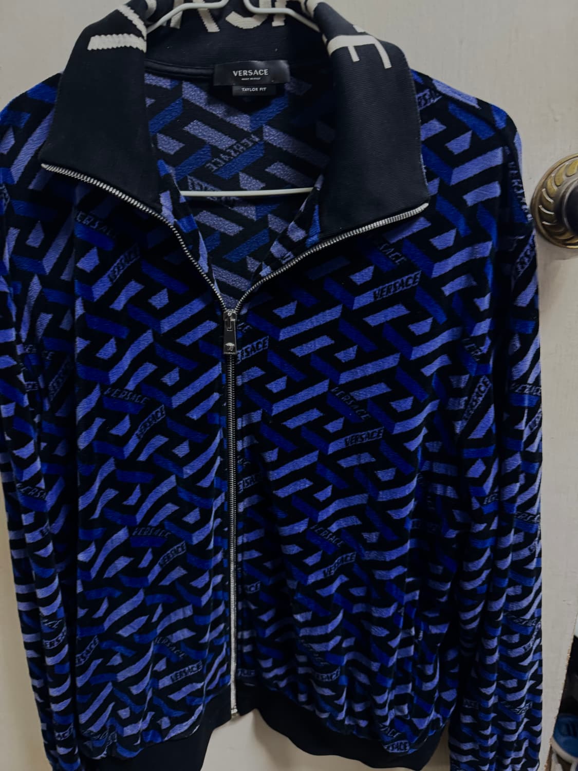 베르사체 모노그램 플리스 트랙자켓 M (테일러핏) 상품이미지2