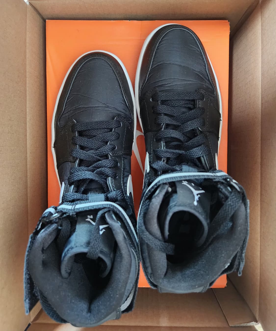 조던1하이 스트랩 블랙화이트 상품이미지2