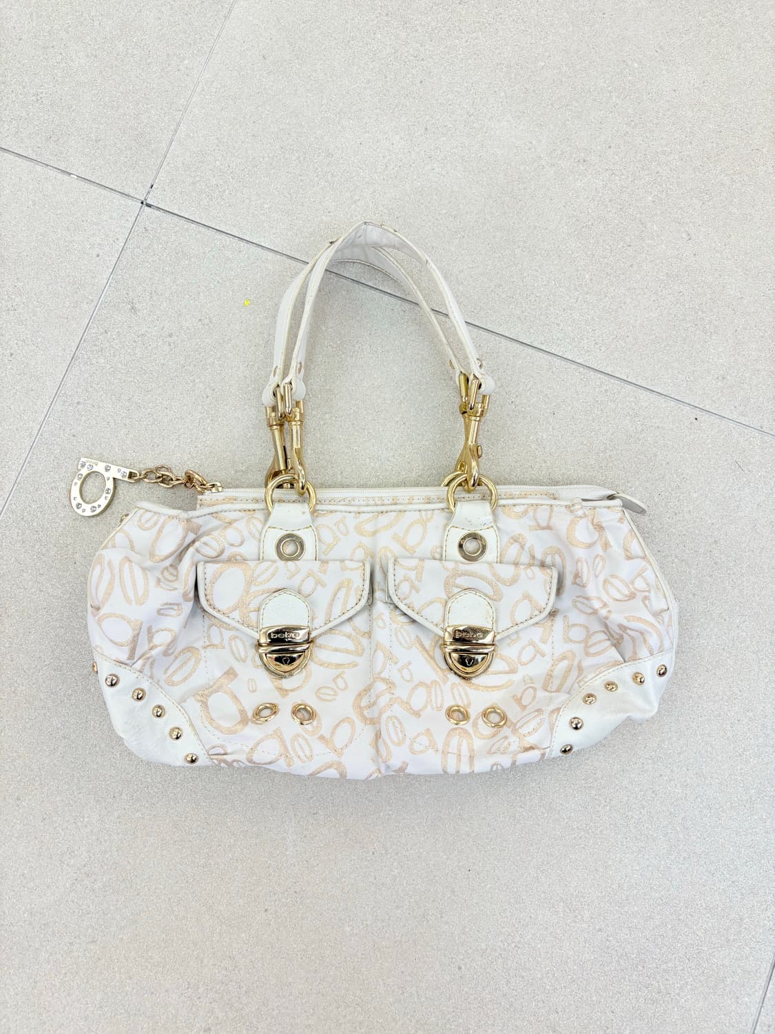 Bebe 골드 디테일 숄더백 상품이미지1