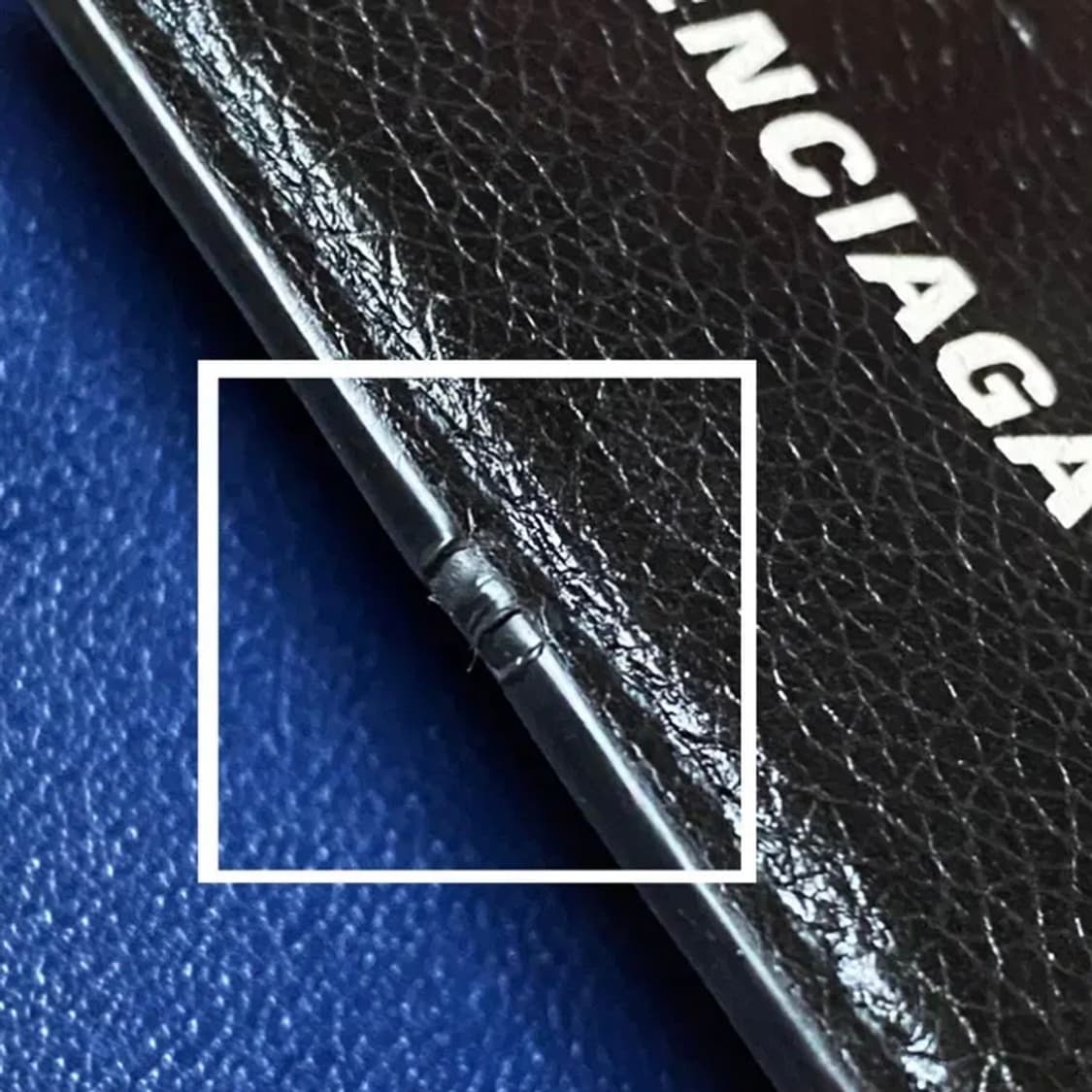[정품] BALENCIAGA 발렌시아가 로고프린팅 카프스킨레더 카드지갑 상품이미지9