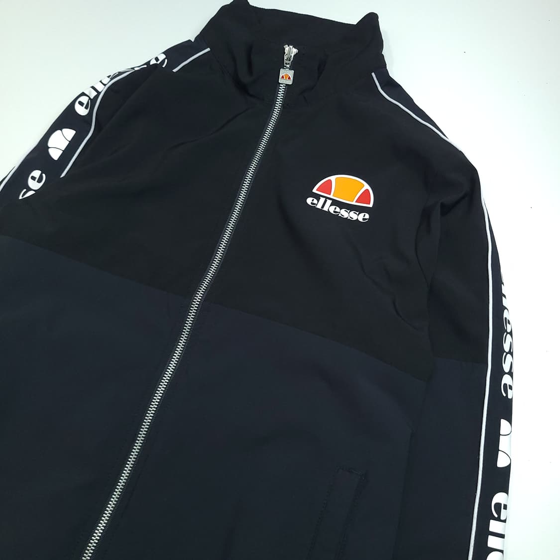 택포]엘레쎄 올드스쿨맛 바람막이 S 상품이미지2