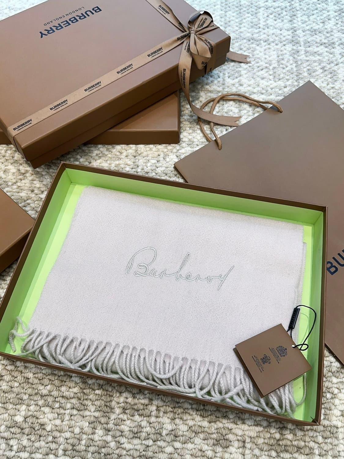 버버리 양면 머플러 램스울 100% 추동 단품
 상품이미지4