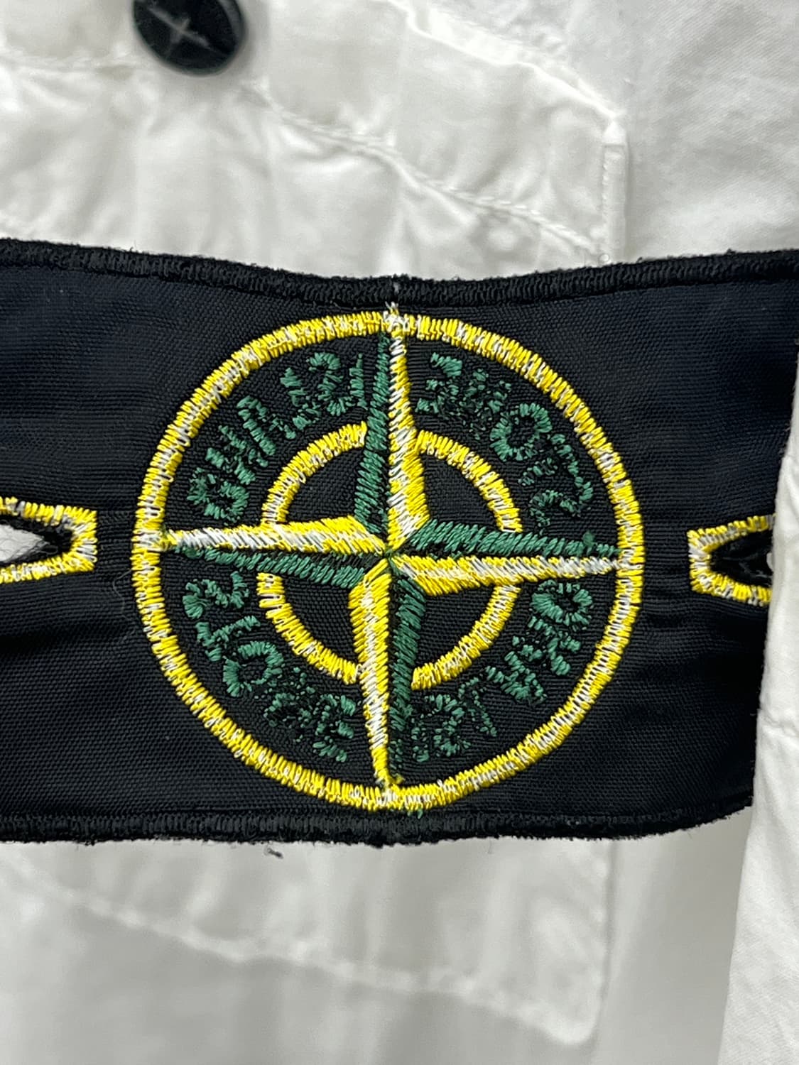 스톤아일랜드 와펜 화이트 포켓 셔츠 상품이미지6