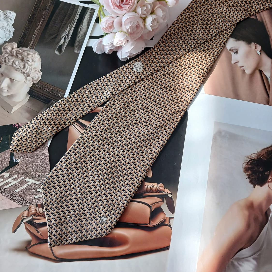 던힐 실크 골드 패턴 넥타이 10cm B등급 A19320
 상품이미지5