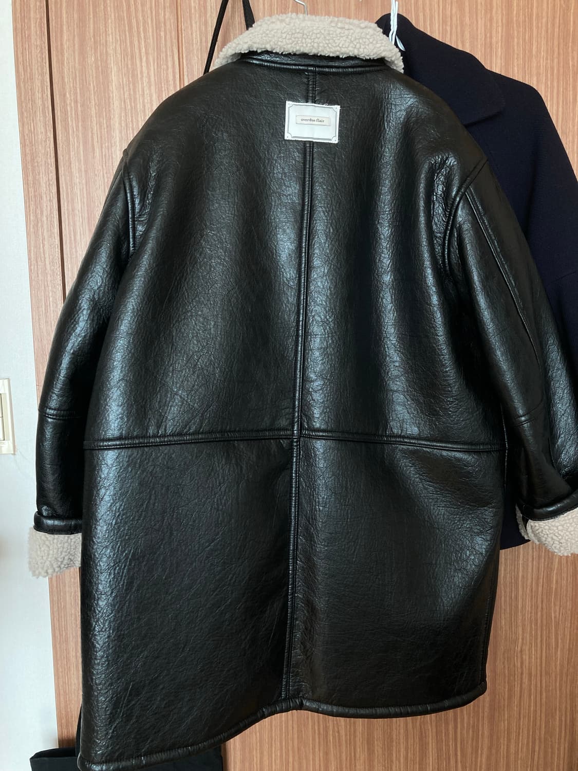 오버듀플레어 무스탕 점퍼 상품이미지5