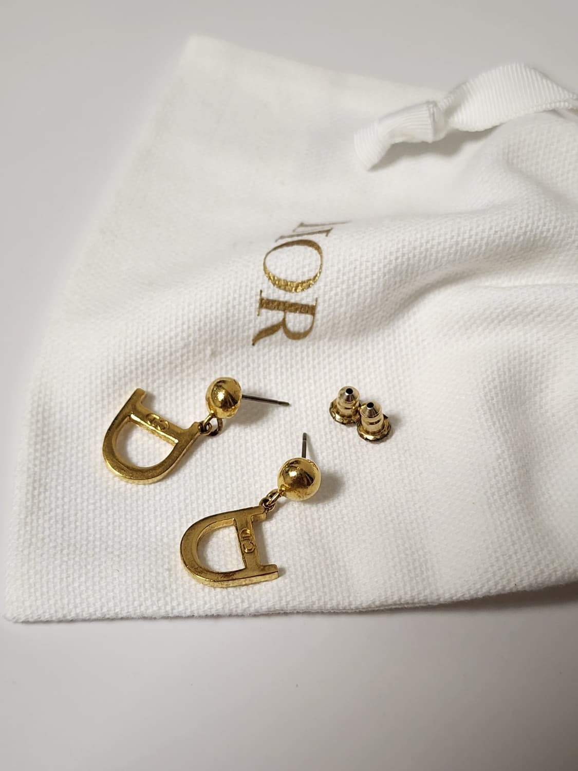 디올 D로고 금장귀걸이 상품이미지1