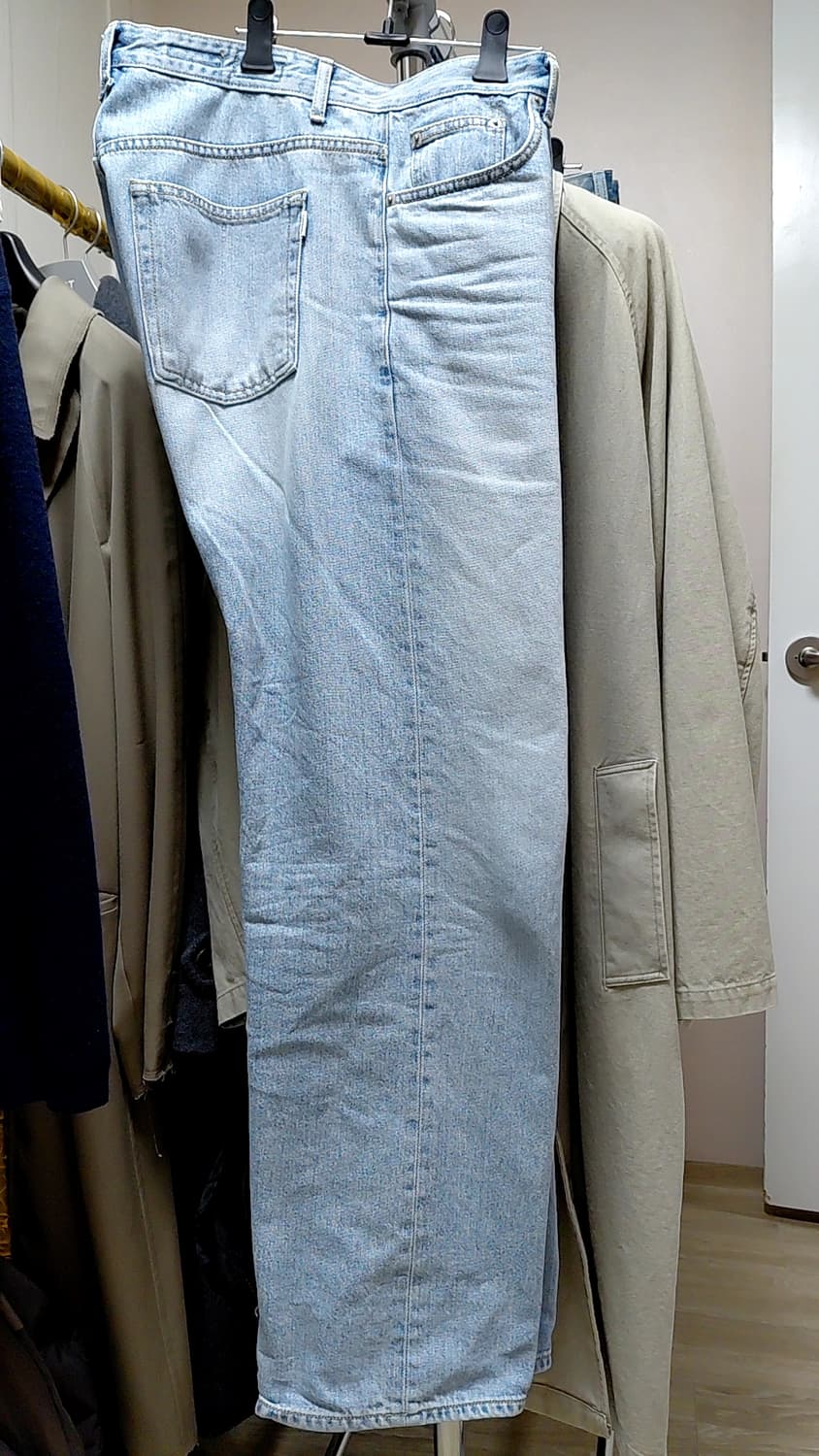 인더로우 5PK 와이드 테이퍼드 데님 블리치 상품이미지3