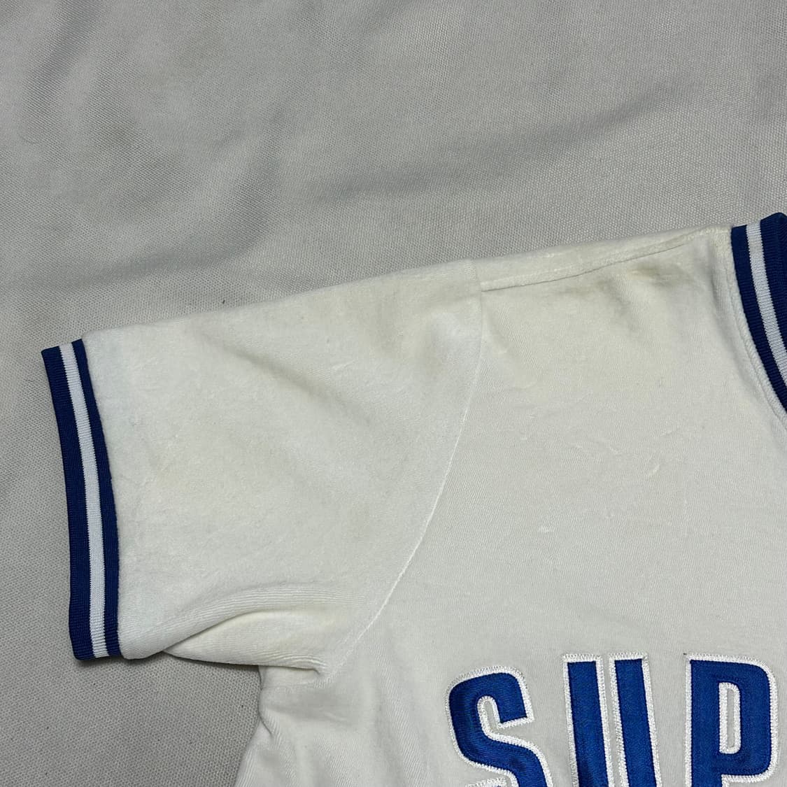 M 슈프림 블루 빅로고 브이넥 반팔 티셔츠 상품이미지8