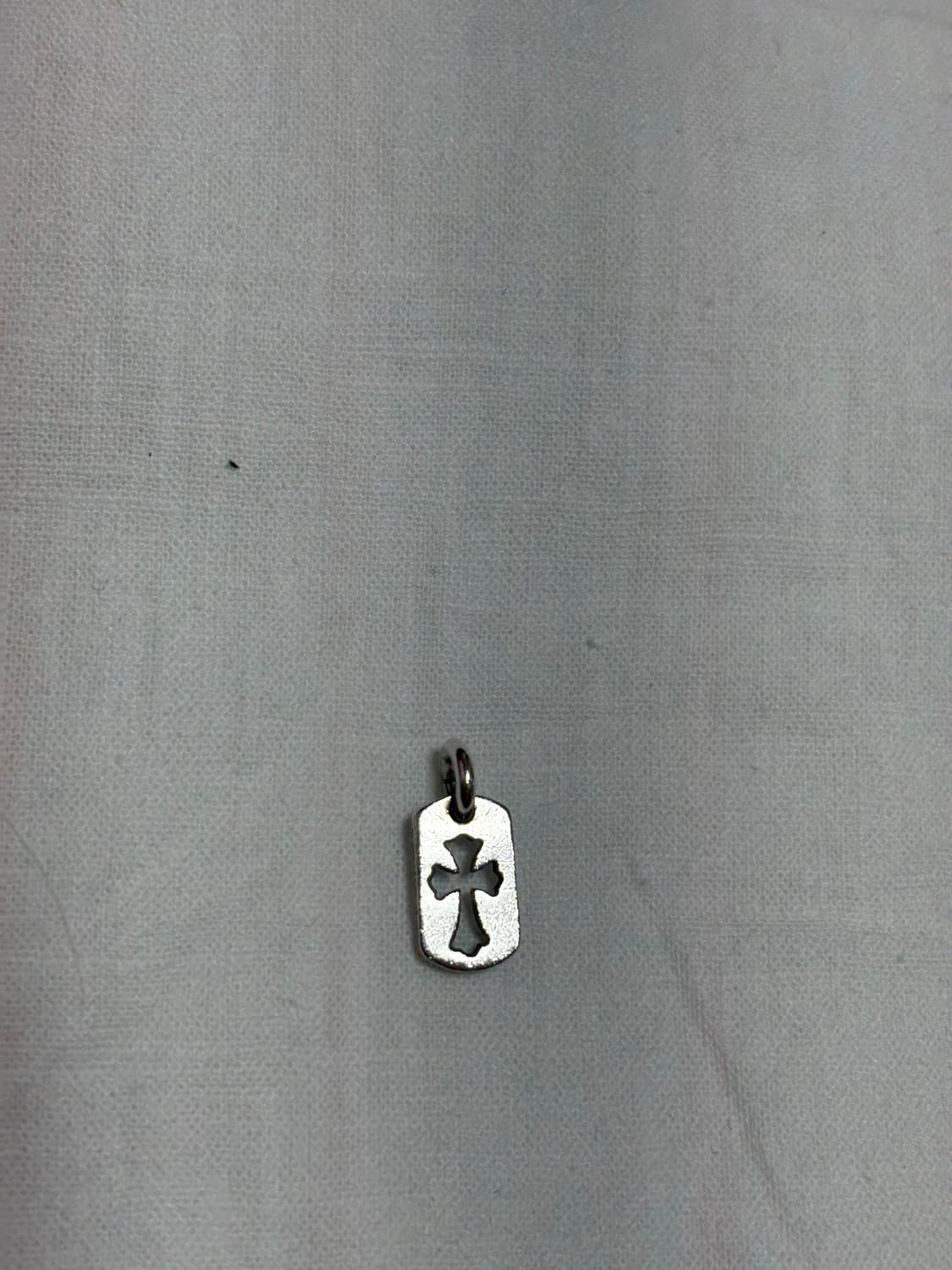 크롬하츠 타이니 크로스 컷아웃 도그택 상품이미지5