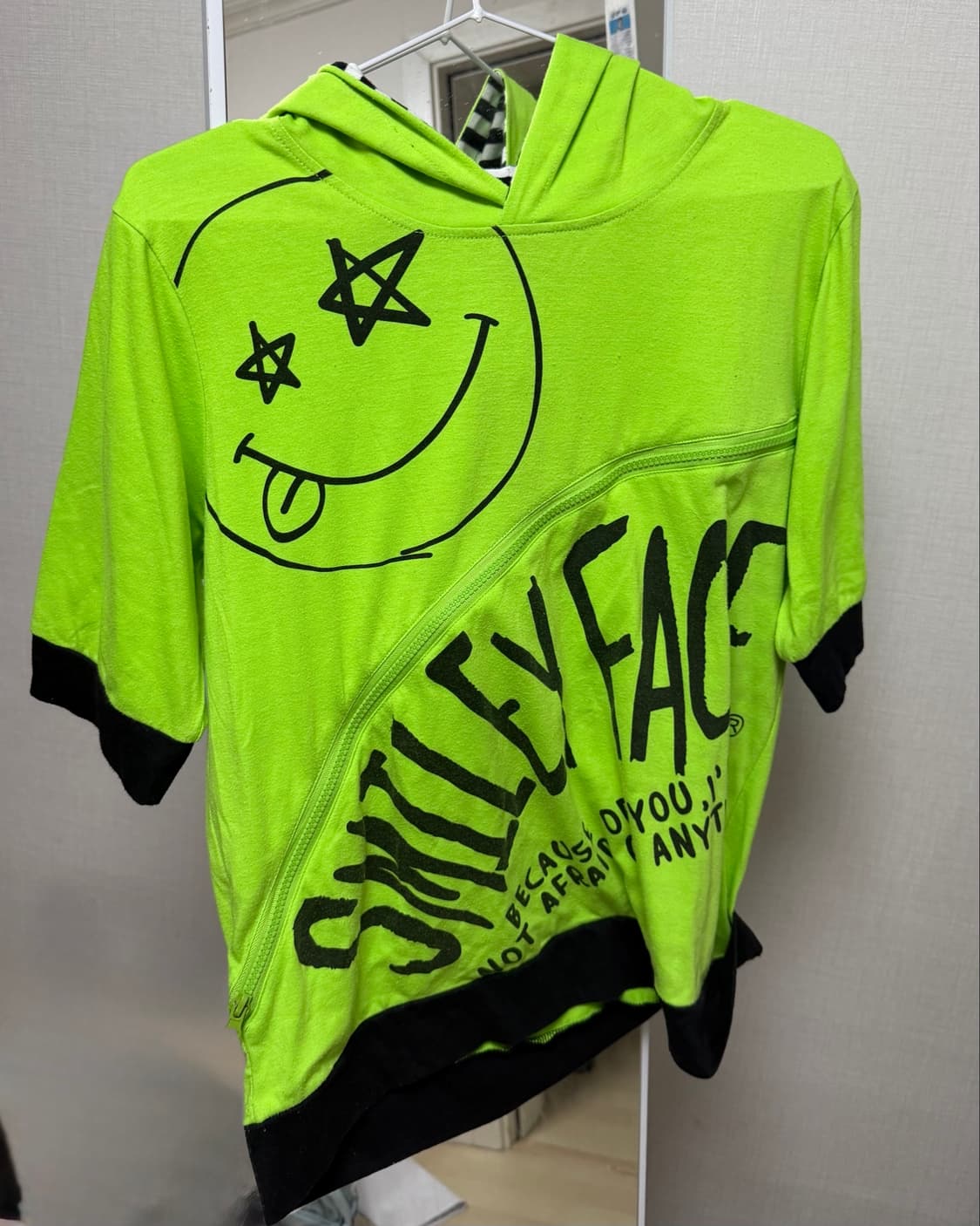 green smiley face zipper closer hoodie 상품이미지2