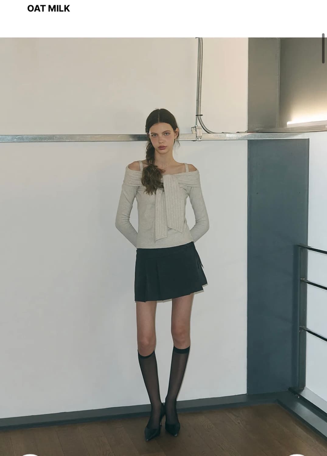 (FREE) 레더리 소프트 머플 오프숄더 니트 [OAT MILK] 판매 상품이미지4