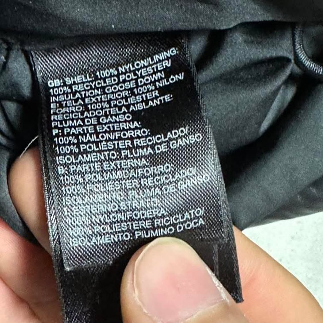 노스페이스 블랙 유광 700 눕시 패딩 상품이미지5