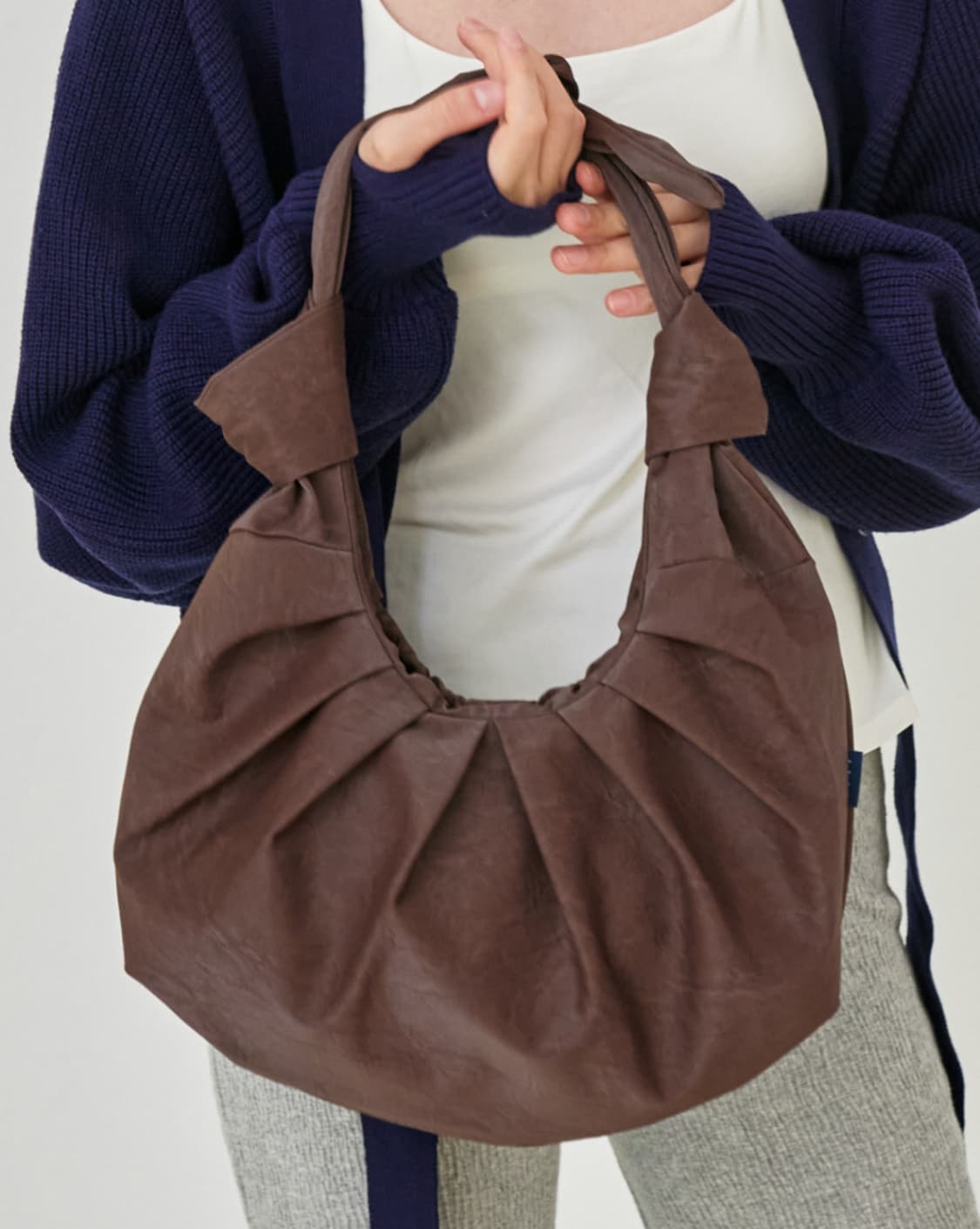 아코크 Stone Croissant Medium Bag 상품이미지1