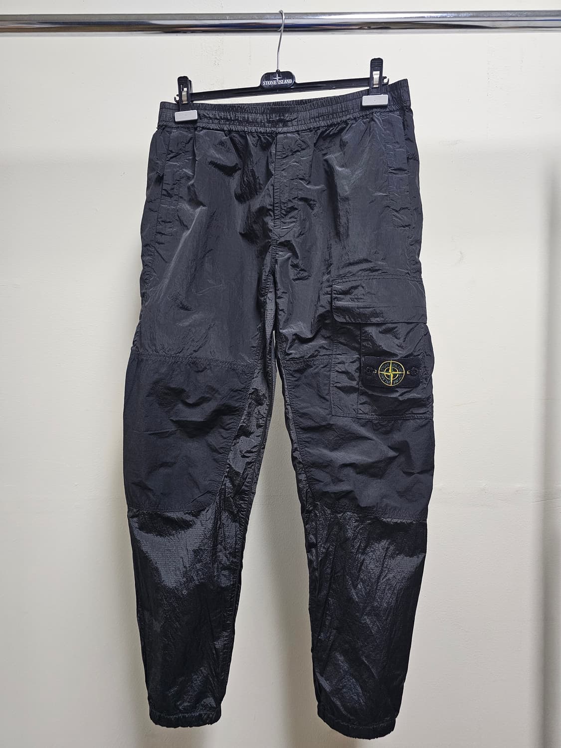 스톤아일랜드 나일론 메탈 조거 팬츠 상품이미지1
