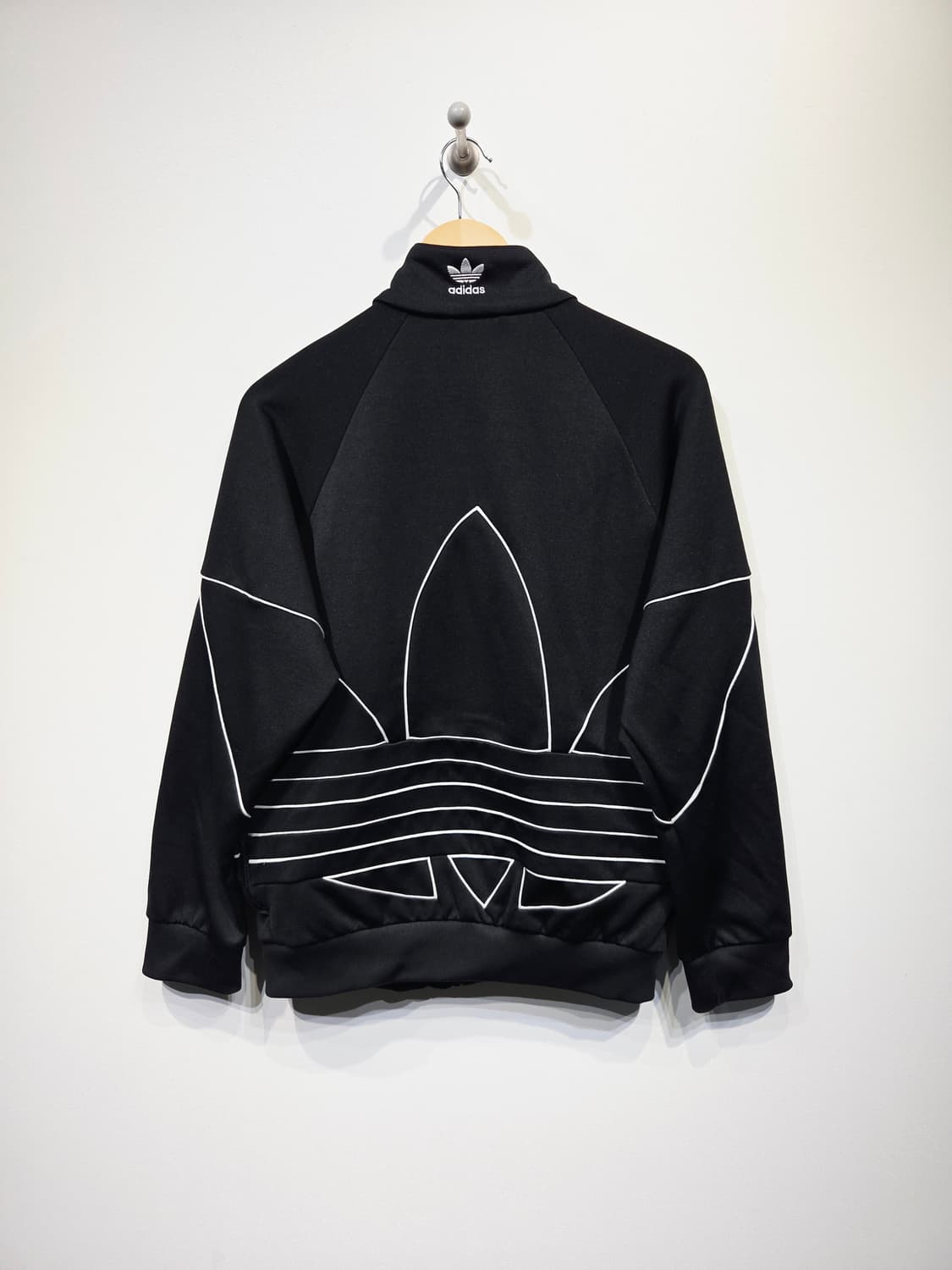 아디다스 오리지널스 빅 트레포일 아웃라인 트랙탑 블랙 상품이미지6