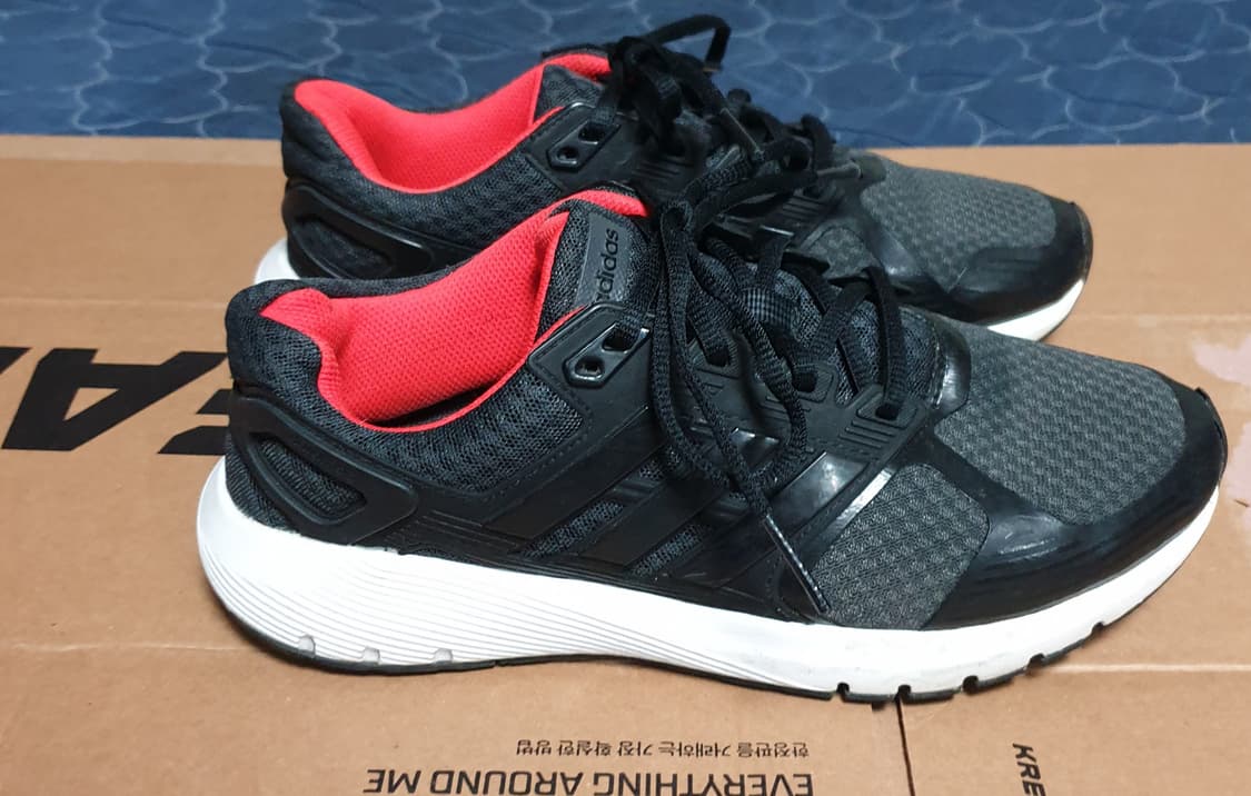 아디다스 듀라온 8 검/빨 런닝화 (250) 상품이미지2