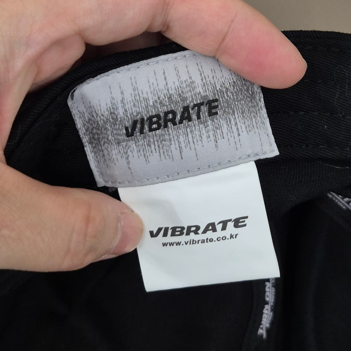VIBRATE 블랙 볼캡 상품이미지6