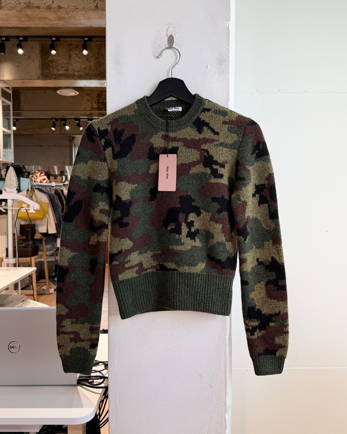 미우미우 19fw 런웨이 피스 카모플라쥬 니트  상품이미지1