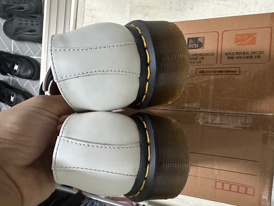 닥터마틴 1461 스무스 화이트 uk7 (260-265) 상품이미지5