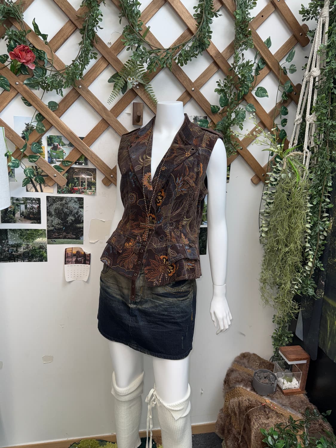 Dark brown oriental floral velvet vest 상품이미지5