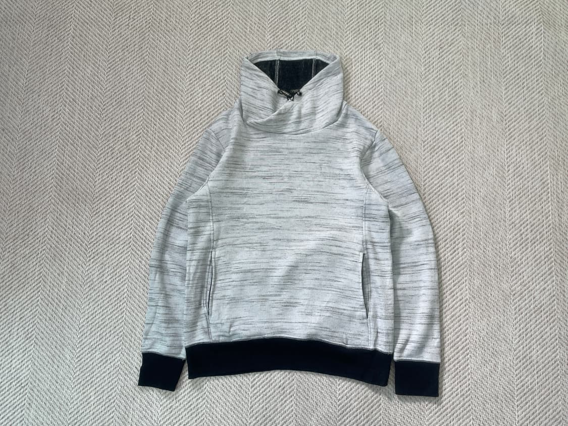 시멘틱디자인 하이넥 스트링 스웻 J03940 상품이미지1