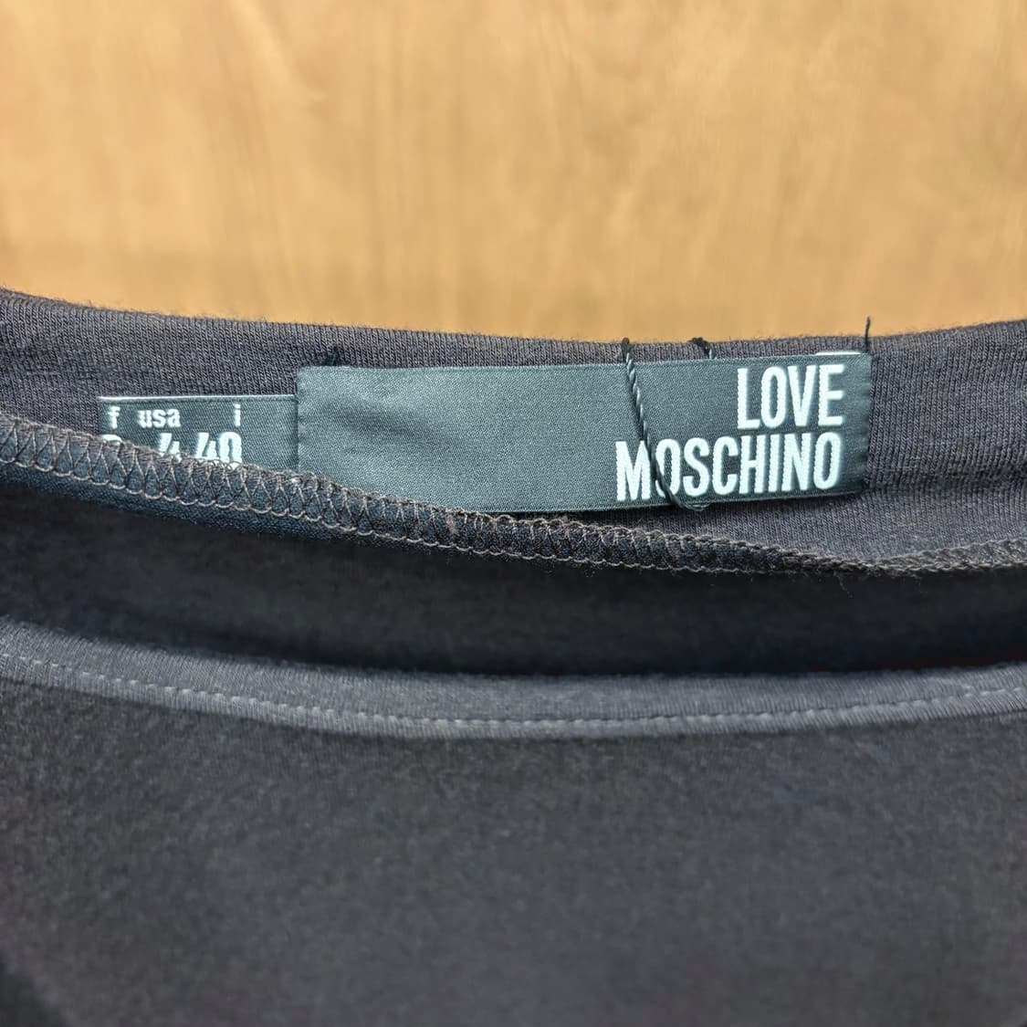 러브 모스키노 긴팔 원피스 밑단 지퍼 셔링 골드 하트 로고 디테일 블랙 상품이미지8