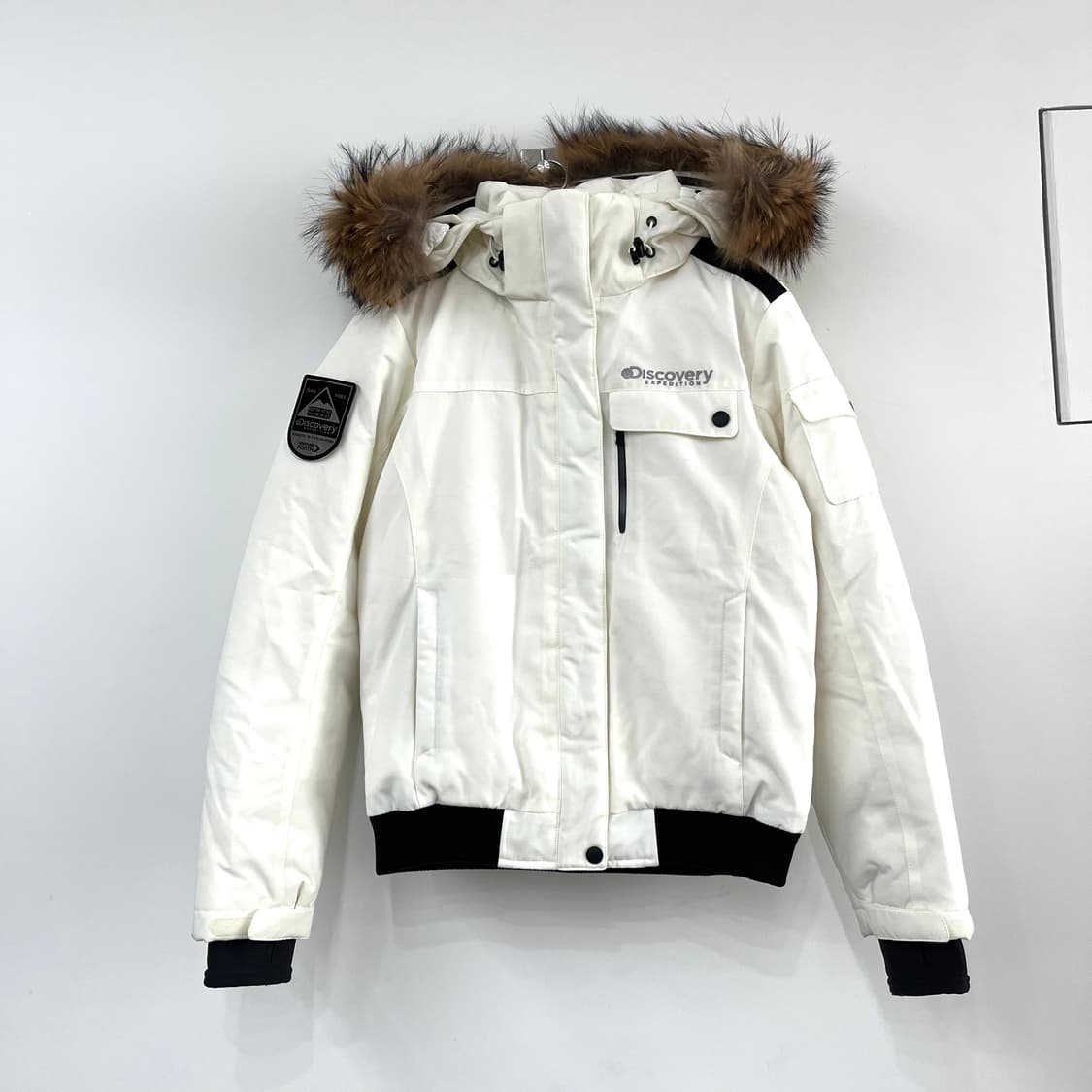 디스커버리 익스페디션 밀포드 구스다운 화이트 숏패딩 상품이미지2