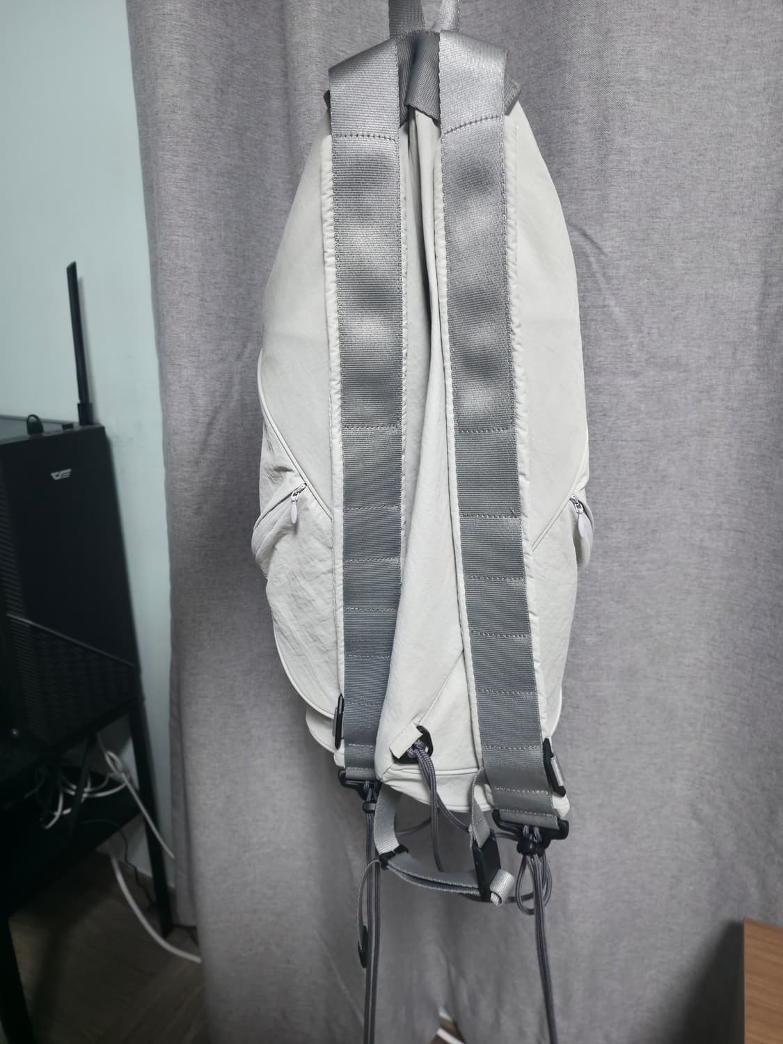 해칭룸 스트링 나일론 백팩 그레이 상품이미지2