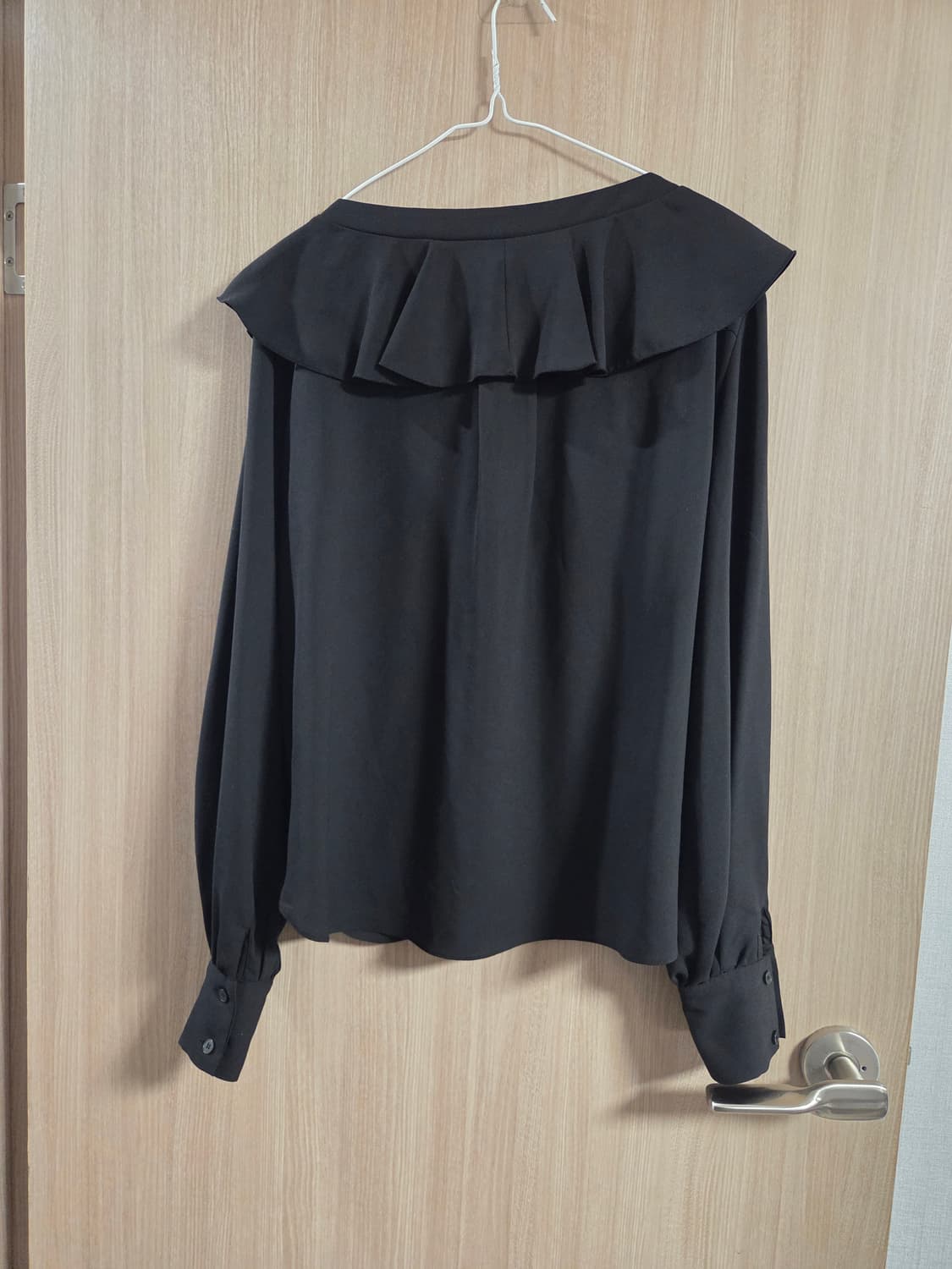 듀이듀이 프릴블라우스 상품이미지6