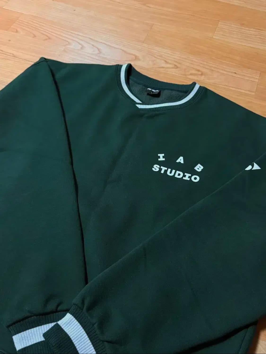 아이앱 스튜디오 x 요넥스 맨투맨 그린 L 상품이미지2