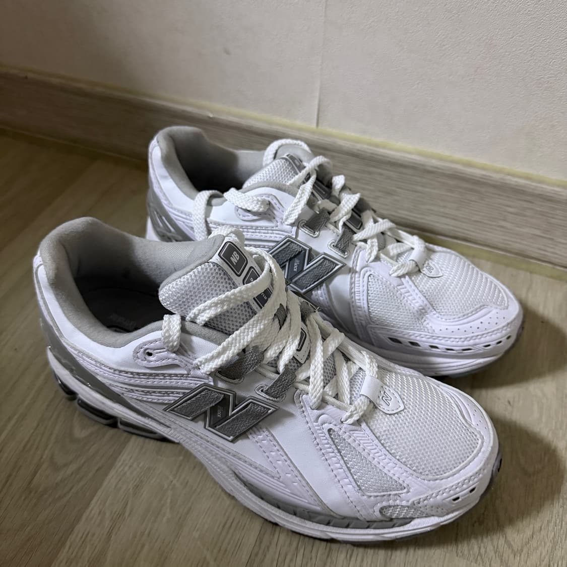 뉴발란스 1906R 화이트 M1906RE (255) 상품이미지3