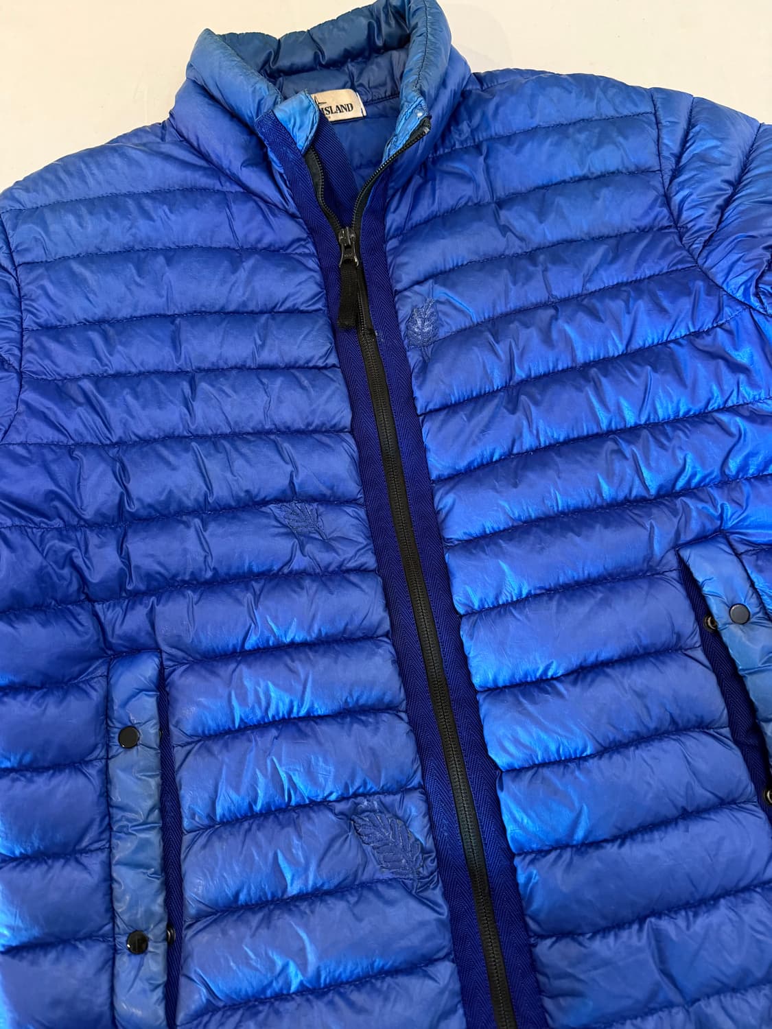 13FW 스톤아일랜드 가먼트 다이드 구스다운 경량패딩 블루 상품이미지3