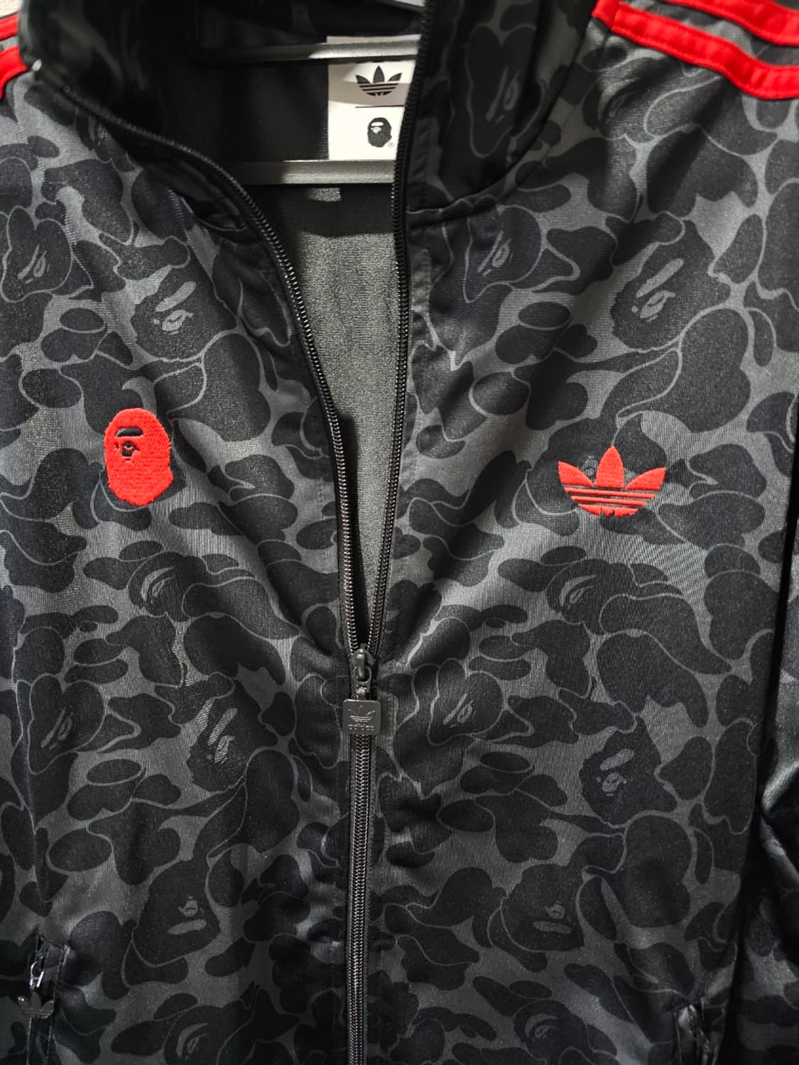 상태최상 아디다스 x 베이프 올오버 트랙탑 져지 105 / XL 상품이미지4