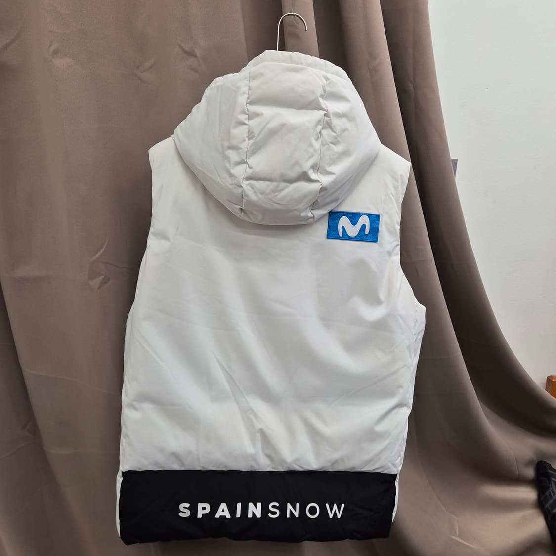 데상트 아우디 화이트 패딩 조끼 105 상품이미지6