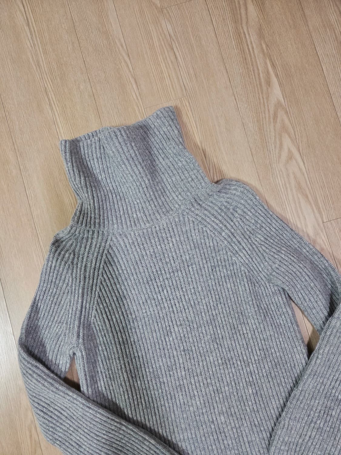 유나이티드 애로우즈 도쿄 라이트 그레이 하이넥 니트 원피스 상품이미지2