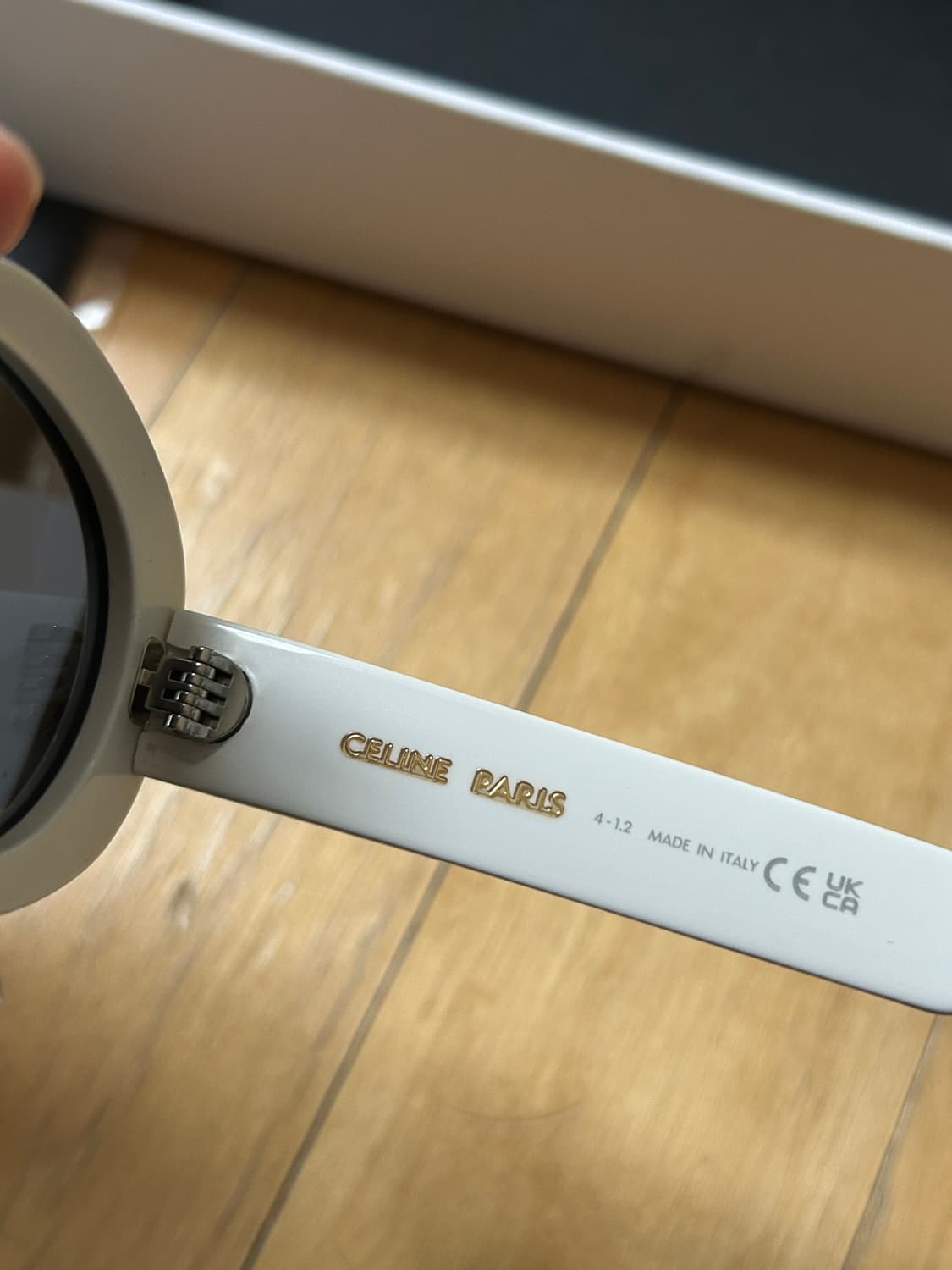 셀린느 트리옹프 선글라스 화이트(풀박스) 상품이미지4