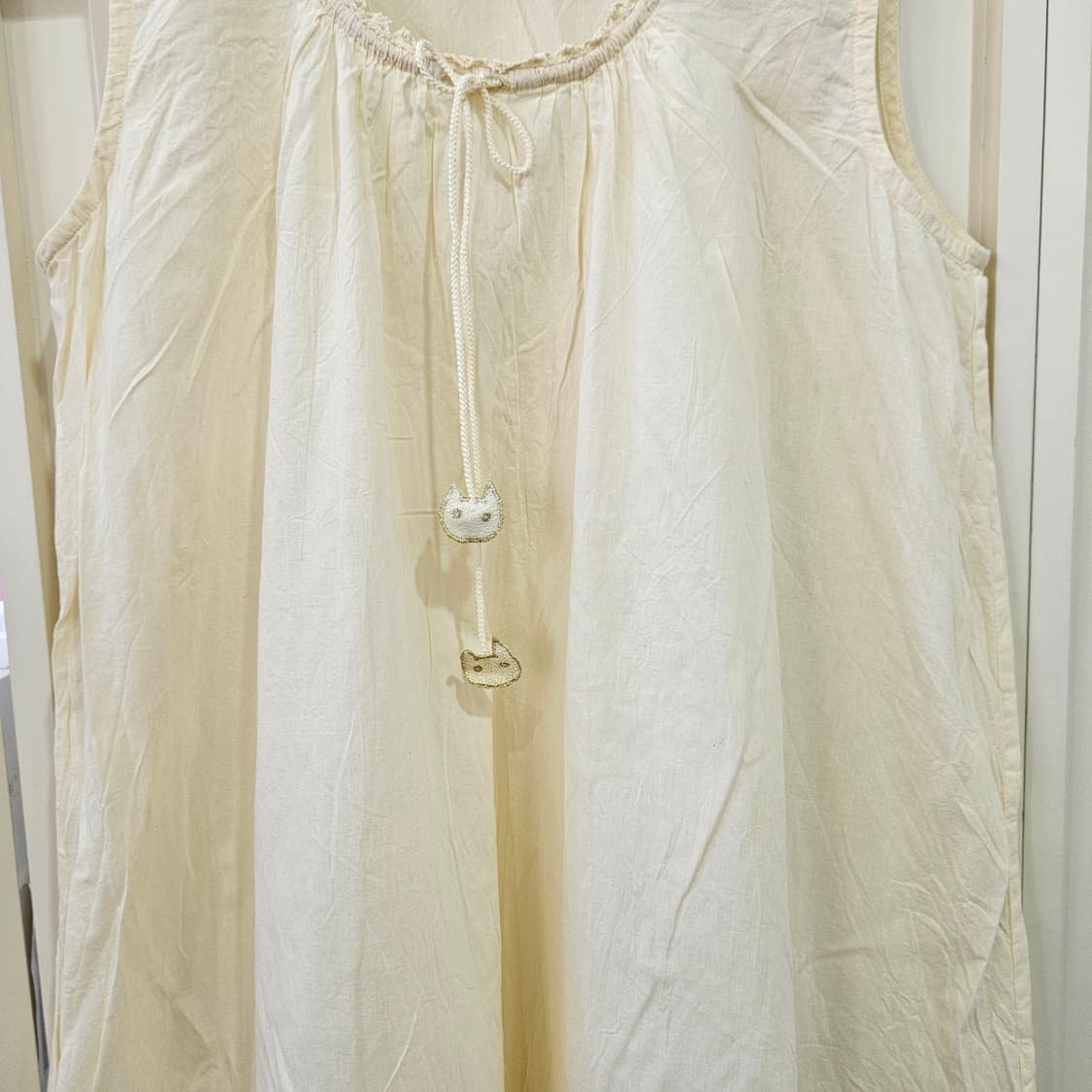 아이보리 민소매 펀칭 레이스 원피스 상품이미지3