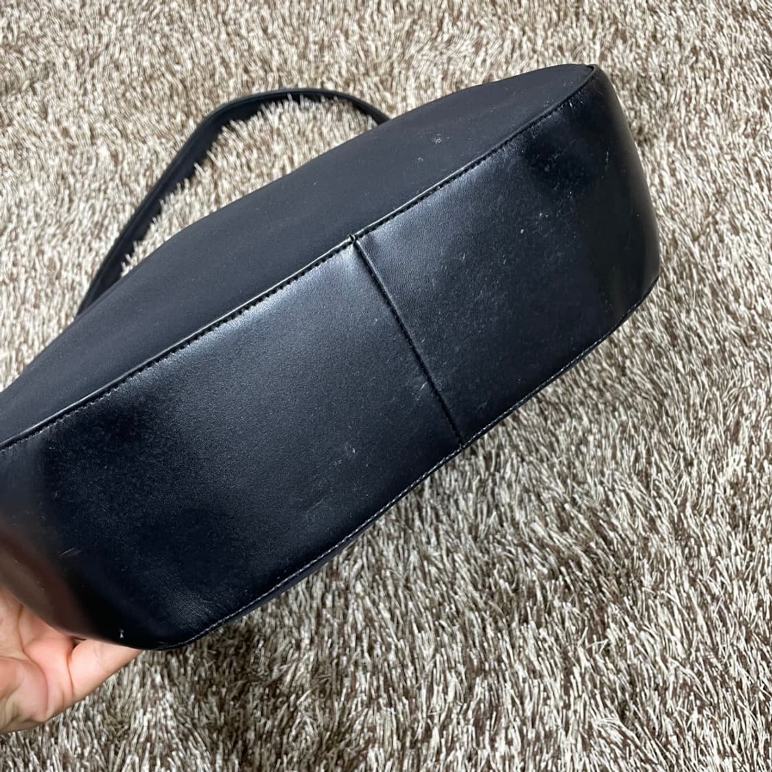 DKNY 블랙 나일론 숄더백 상품이미지6