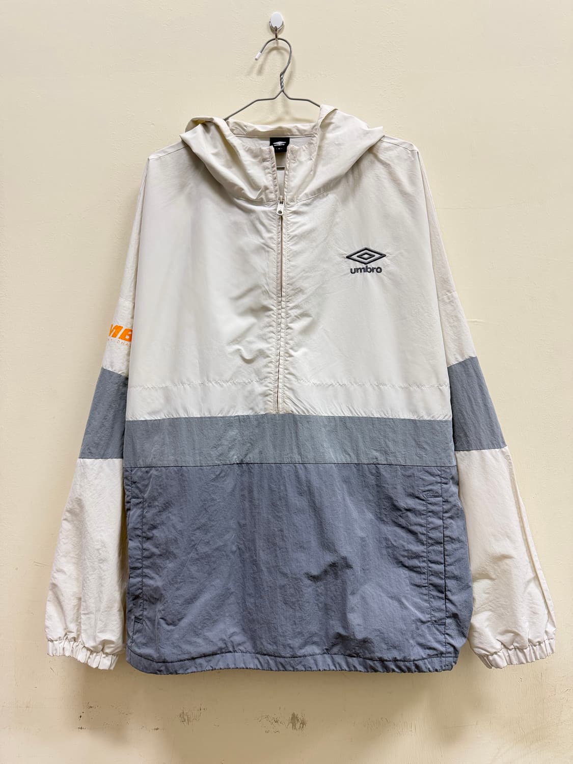 엄브로 바람막이 반집업 상품이미지1