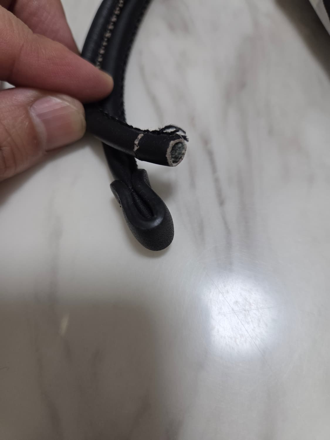 버버리 버클레이 나일론 토트백 상품이미지4