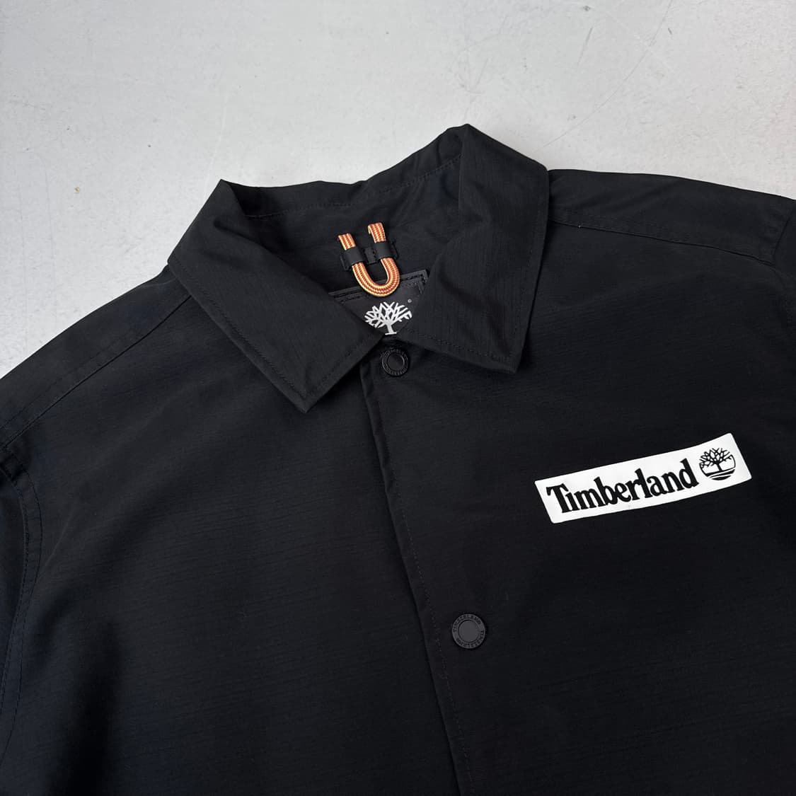 팀버랜드 빅로고 코치자켓 블랙 상품이미지4