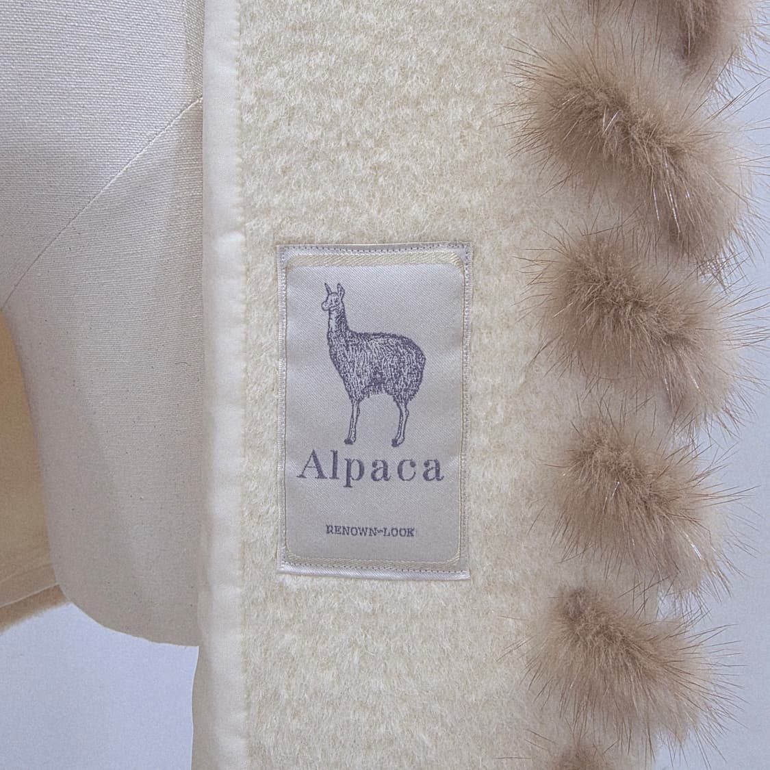 베이지 알파카 밍크퍼 트리밍 A라인 코트 상품이미지9